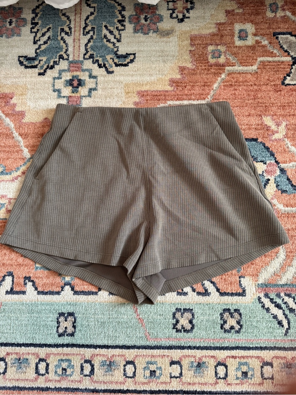 Slim Ribbed Women's Shorts in Olive